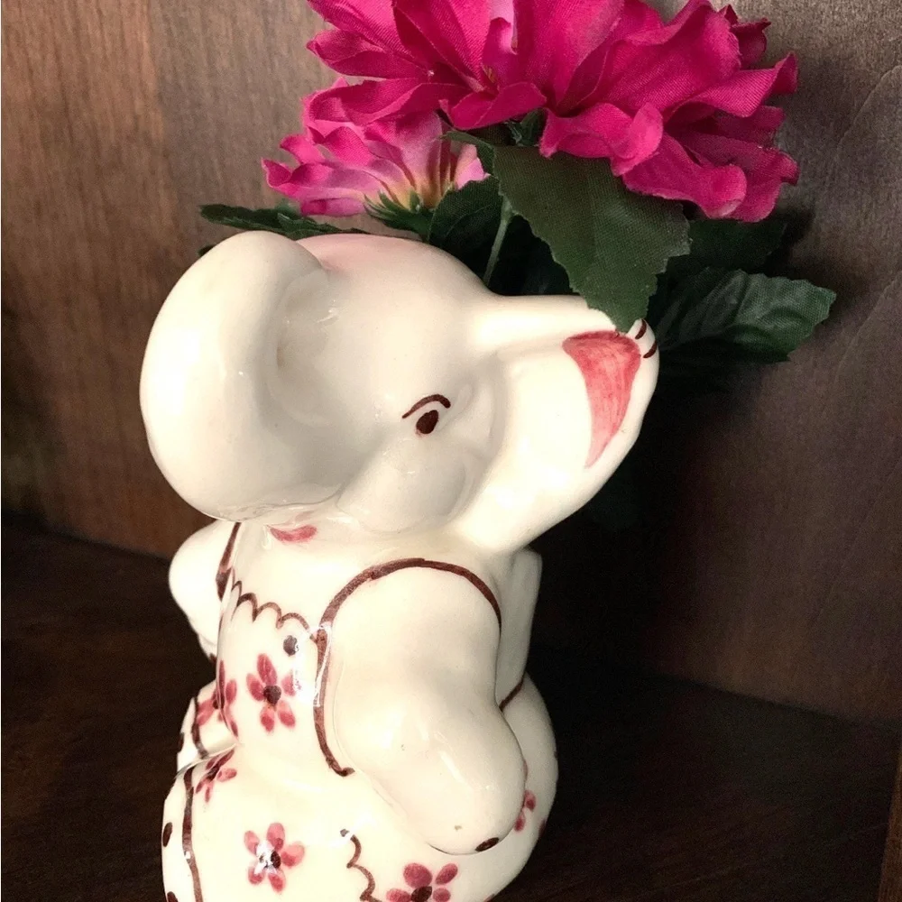 Vintage porcelain Elephant‎ planter